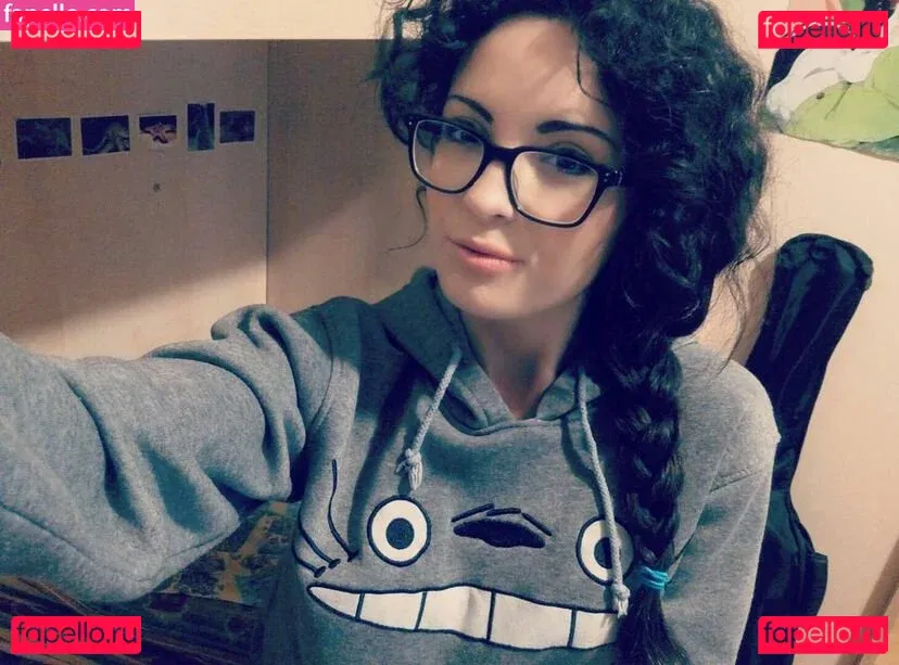 Kafkanya Onlyfans Photo Gallery 