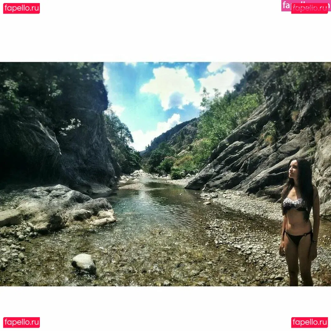 Kafkanya Onlyfans Photo Gallery 