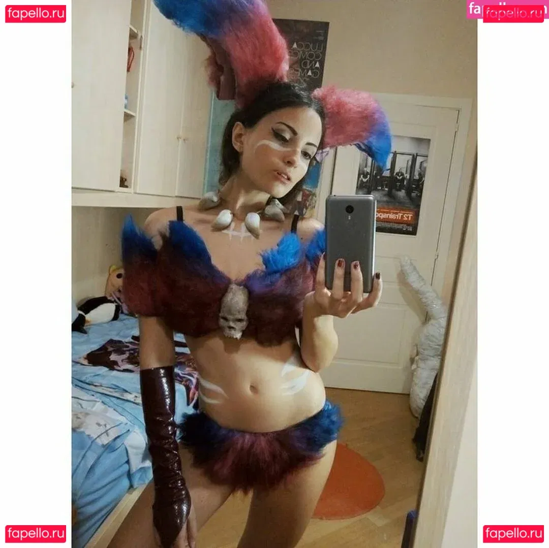 Kafkanya Onlyfans Photo Gallery 