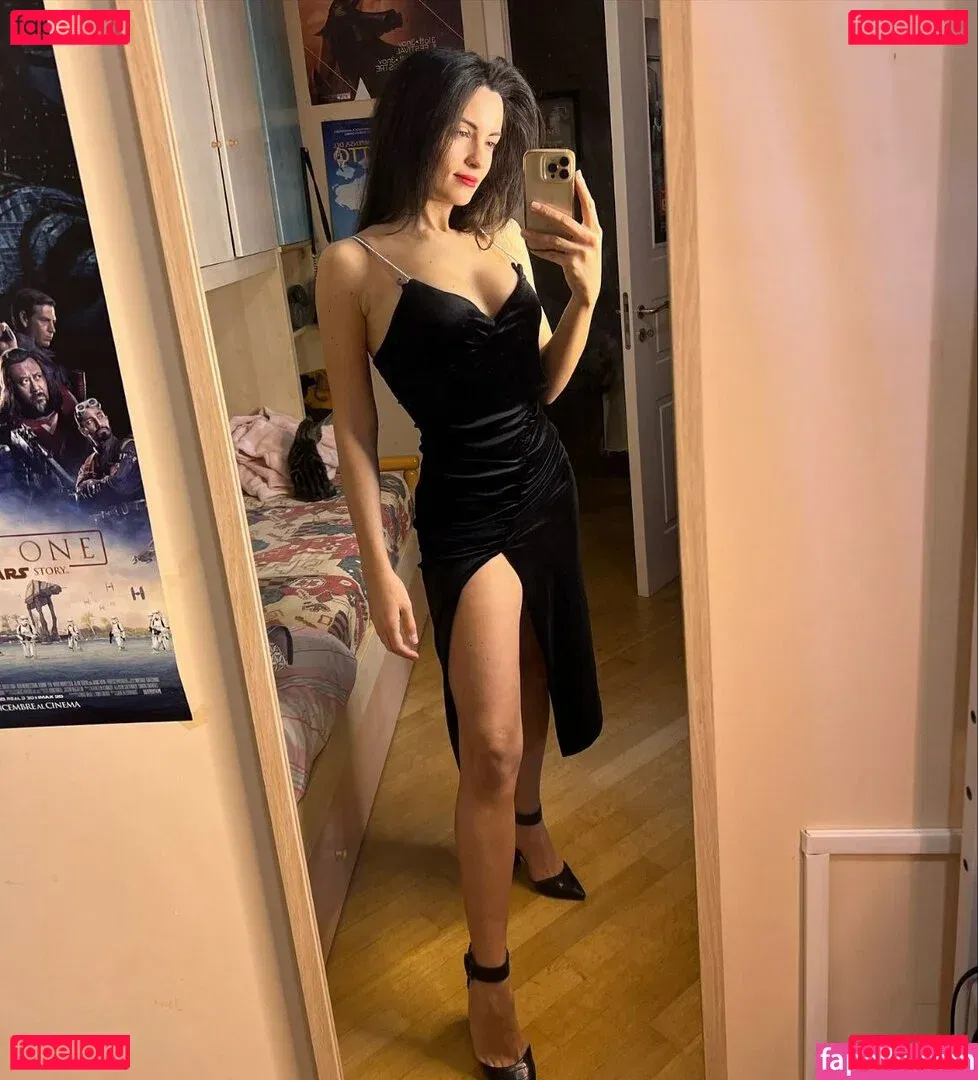 Kafkanya Onlyfans Photo Gallery 