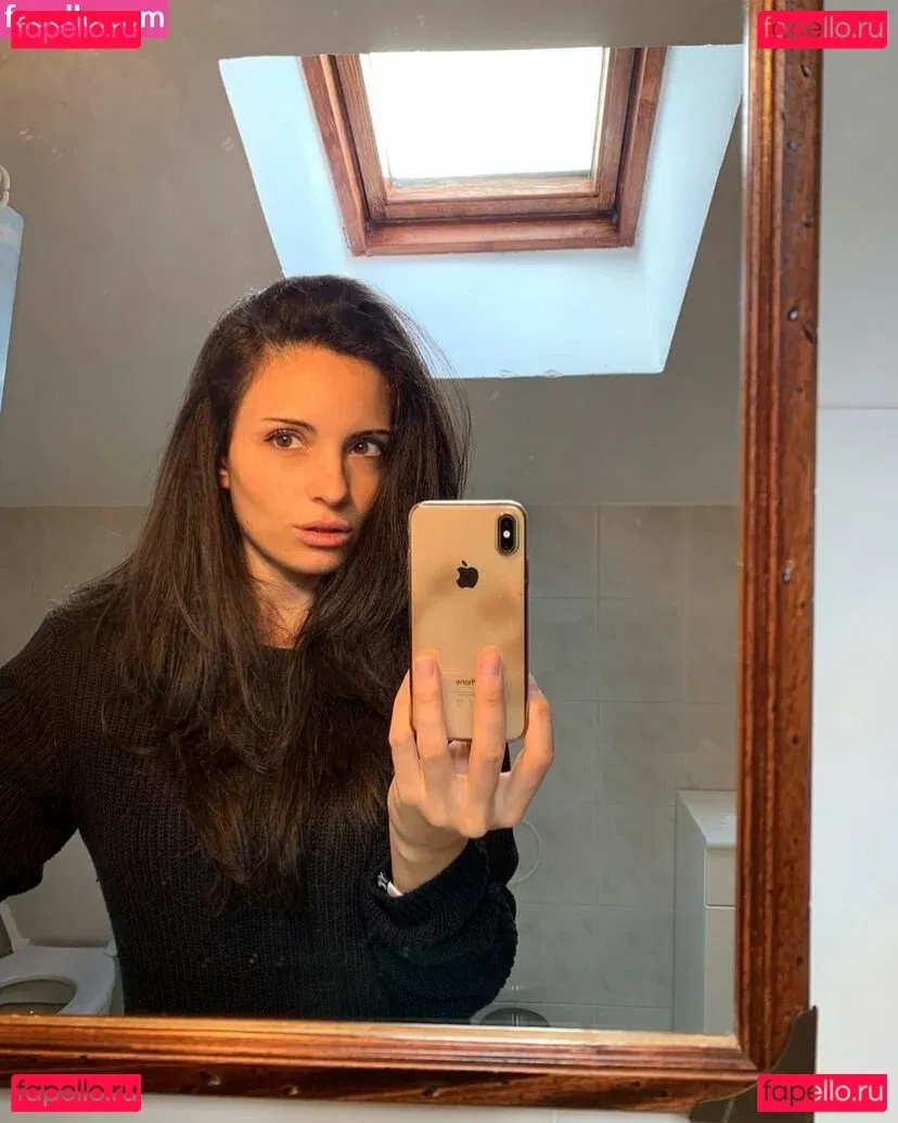 Kafkanya Onlyfans Photo Gallery 