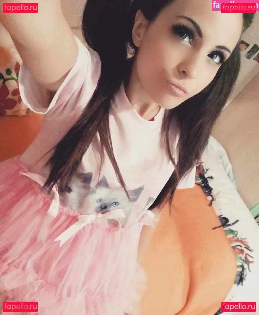 Kafkanya Onlyfans Photo Gallery 