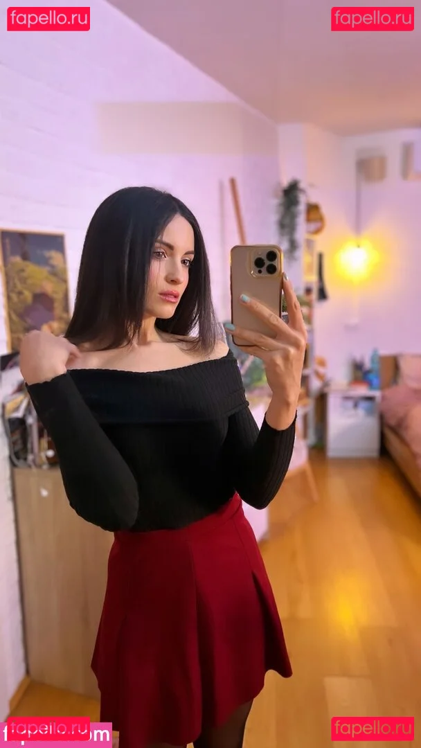 Kafkanya Onlyfans Photo Gallery 