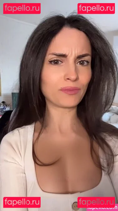 Kafkanya Onlyfans Photo Gallery 