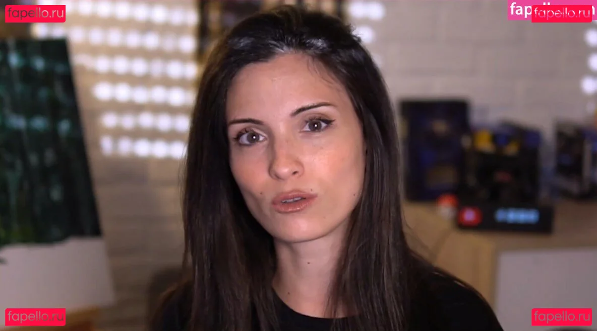 Kafkanya Onlyfans Photo Gallery 