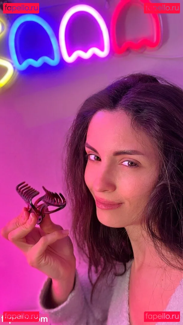 Kafkanya Onlyfans Photo Gallery 