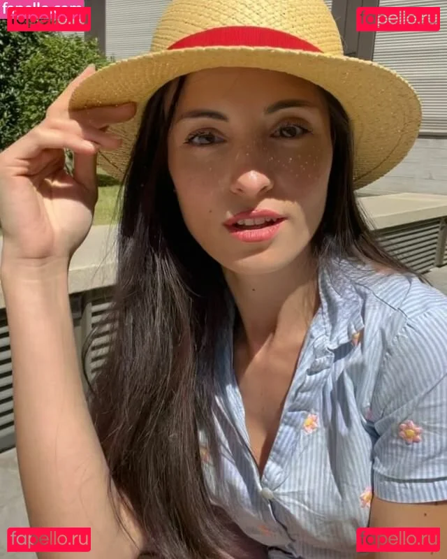 Kafkanya Onlyfans Photo Gallery 