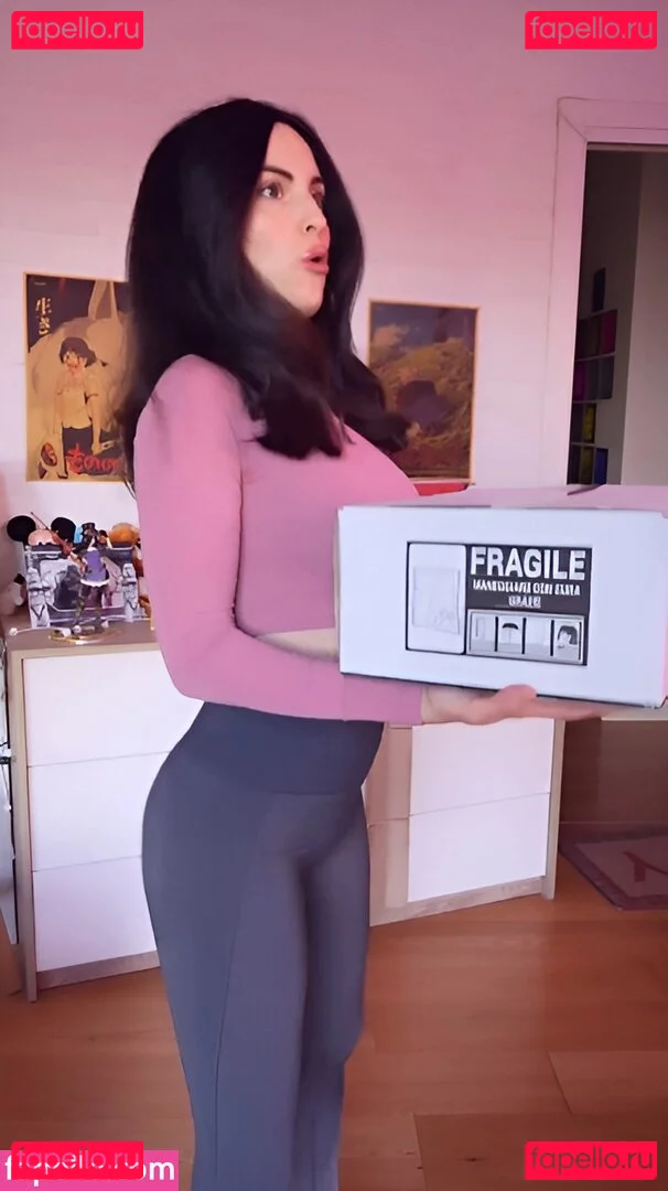 Kafkanya Onlyfans Photo Gallery 