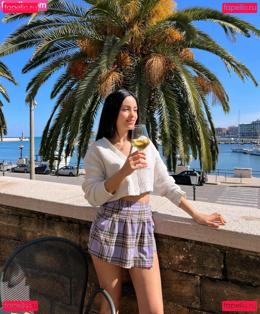 Kafkanya Onlyfans Photo Gallery 