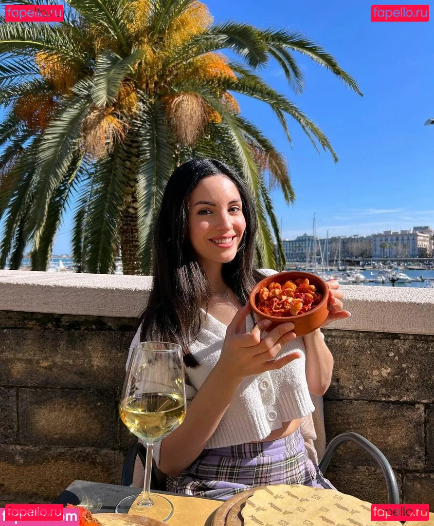 Kafkanya Onlyfans Photo Gallery 