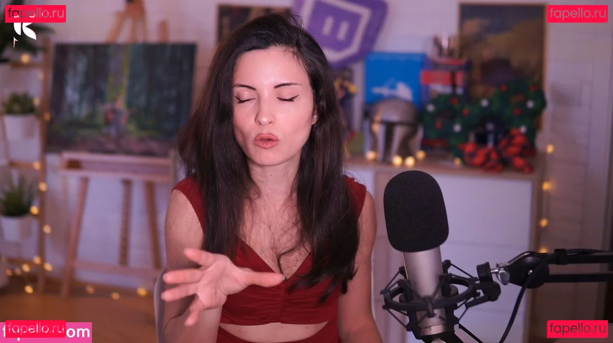 Kafkanya Onlyfans Photo Gallery 