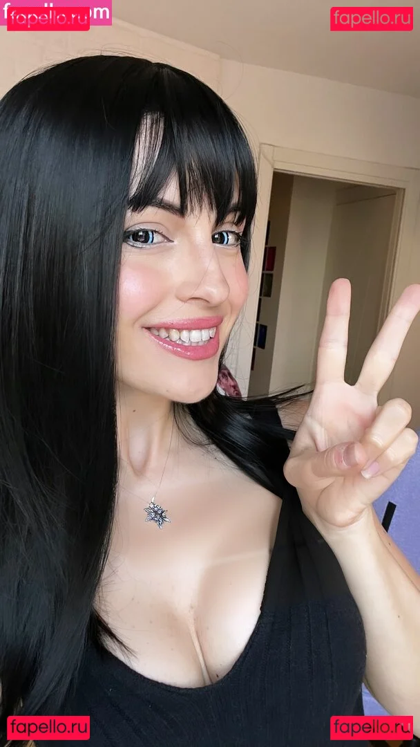 Kafkanya Onlyfans Photo Gallery 