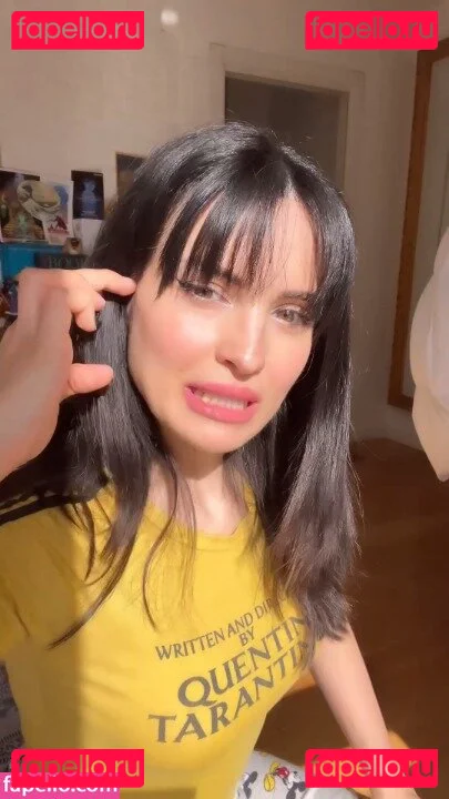 Kafkanya Onlyfans Photo Gallery 