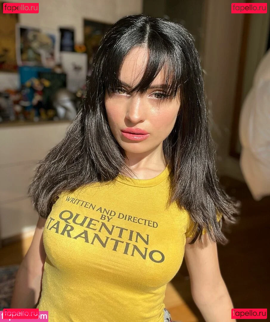 Kafkanya Onlyfans Photo Gallery 