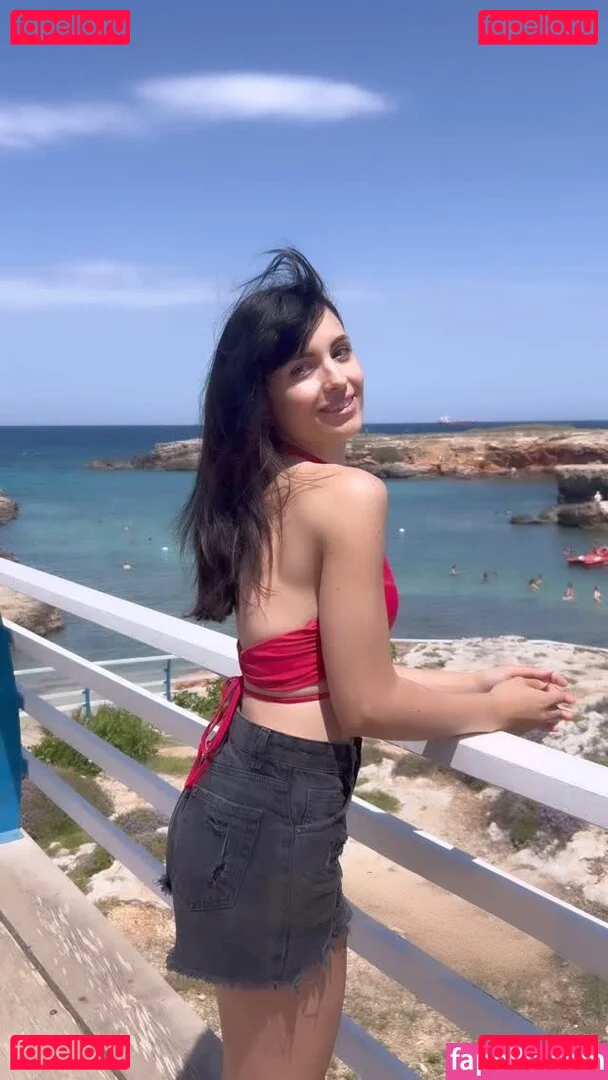 Kafkanya Onlyfans Photo Gallery 