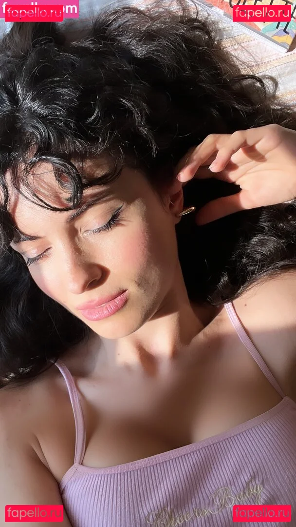 Kafkanya Onlyfans Photo Gallery 