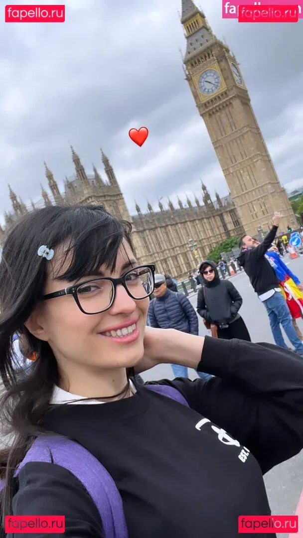 Kafkanya Onlyfans Photo Gallery 