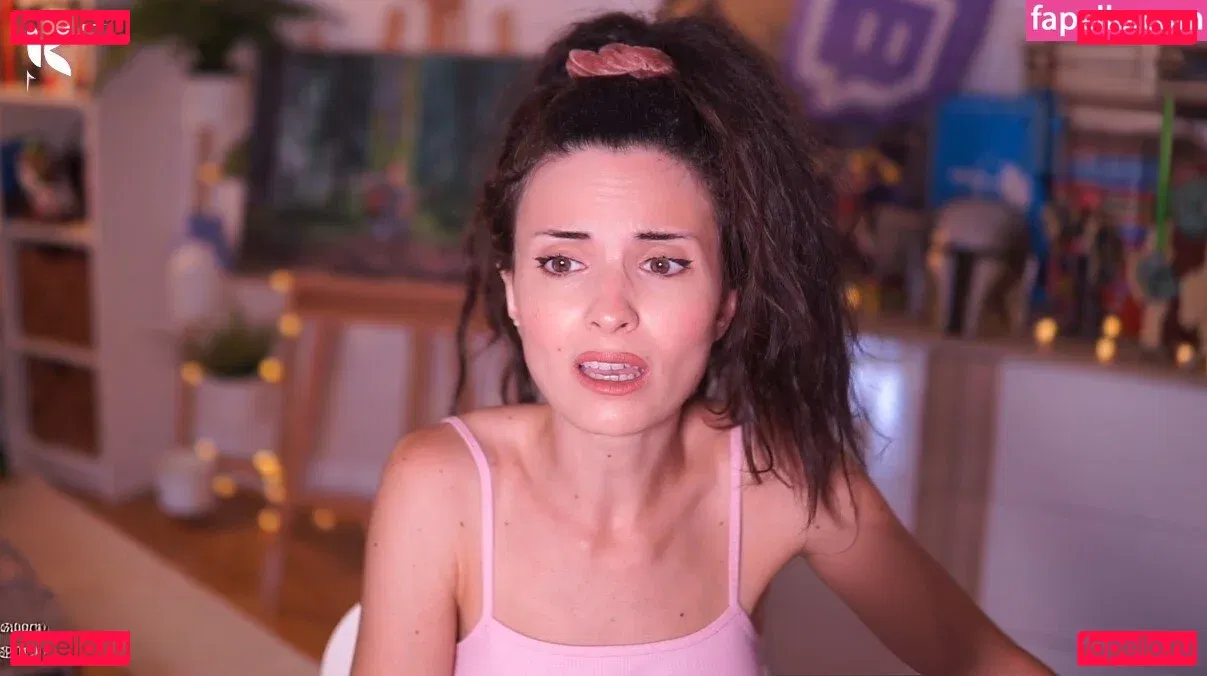 Kafkanya Onlyfans Photo Gallery 