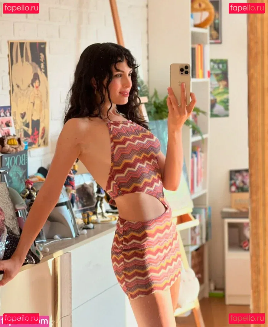 Kafkanya Onlyfans Photo Gallery 