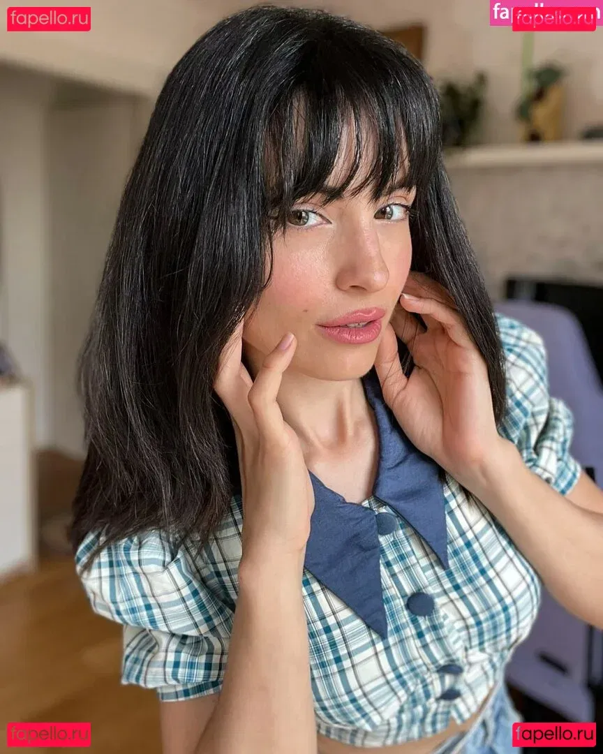 Kafkanya Onlyfans Photo Gallery 