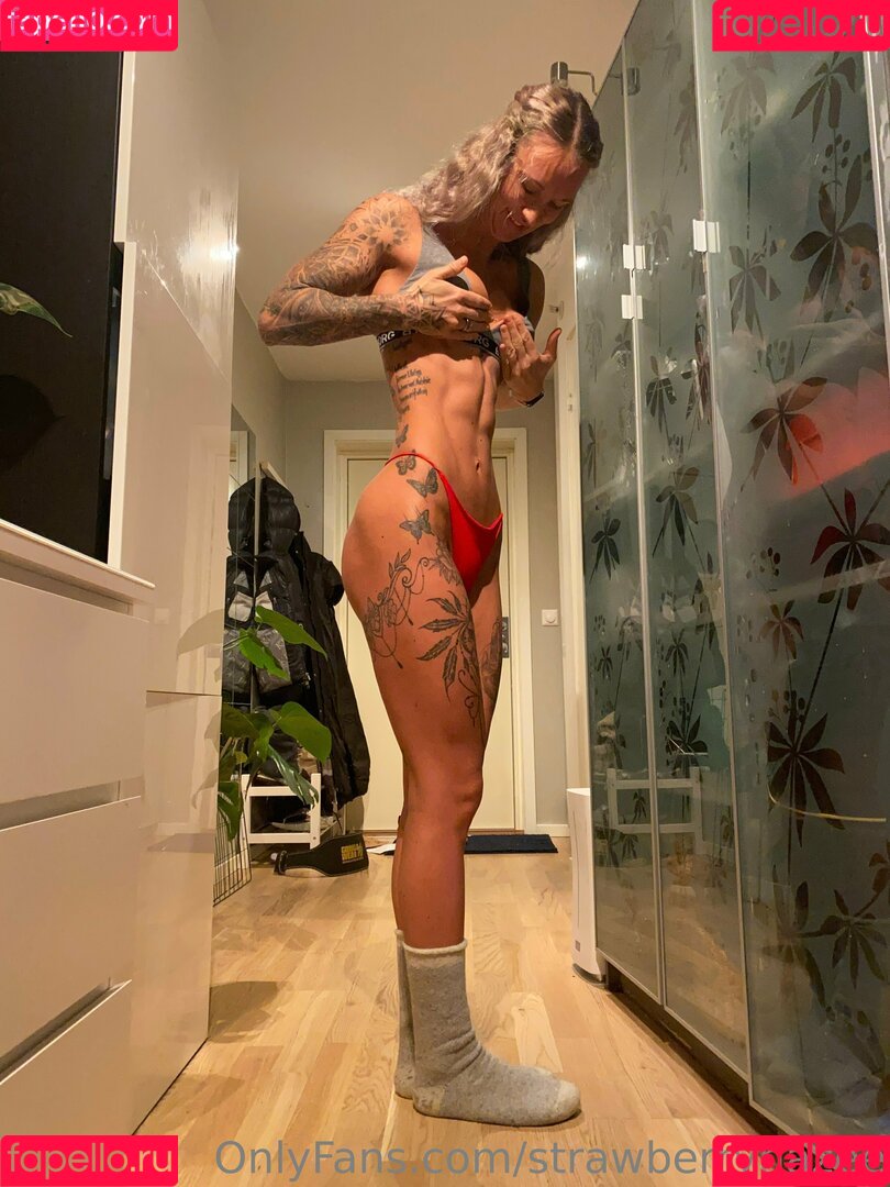 strawberryhazee Onlyfans Photo Gallery 