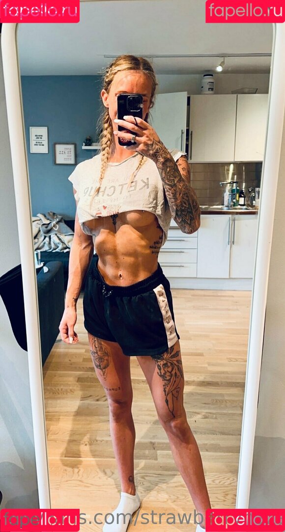 strawberryhazee Onlyfans Photo Gallery 