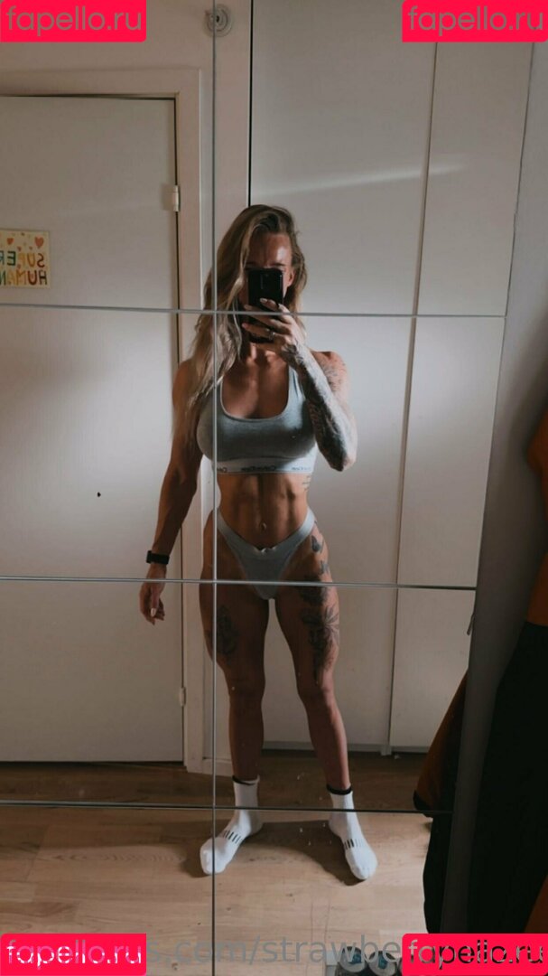 strawberryhazee Onlyfans Photo Gallery 