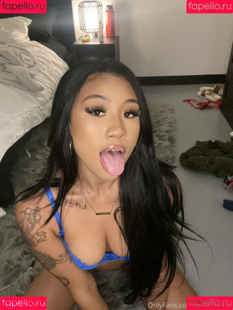 Wetchinaaa Onlyfans Photo Gallery 