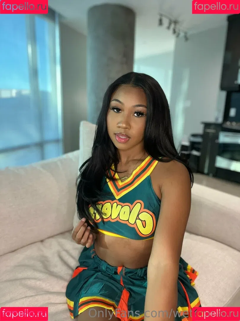 Wetchinaaa Onlyfans Photo Gallery 
