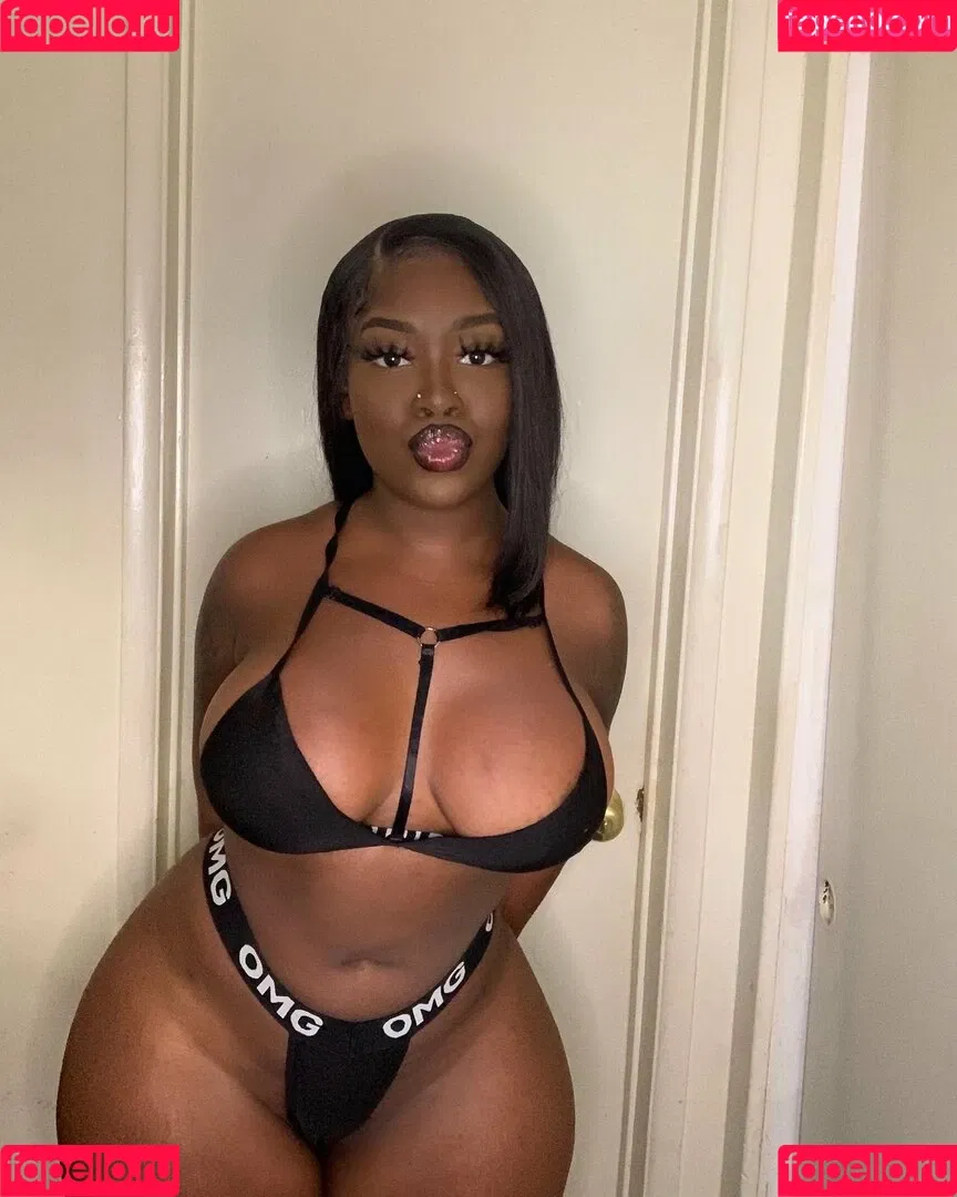 Chocolate Goddess Onlyfans Photo Gallery 