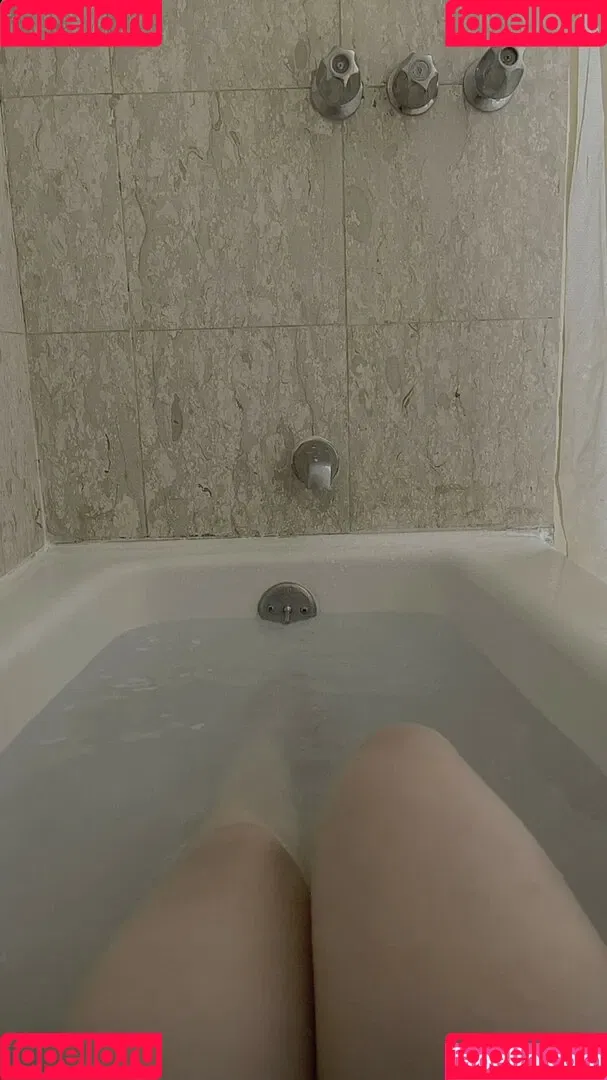 Genesiscruzsisi Onlyfans Photo Gallery 