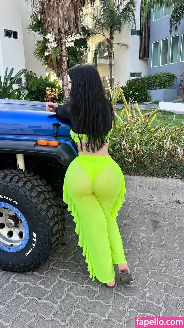 Genesiscruzsisi Onlyfans Photo Gallery 