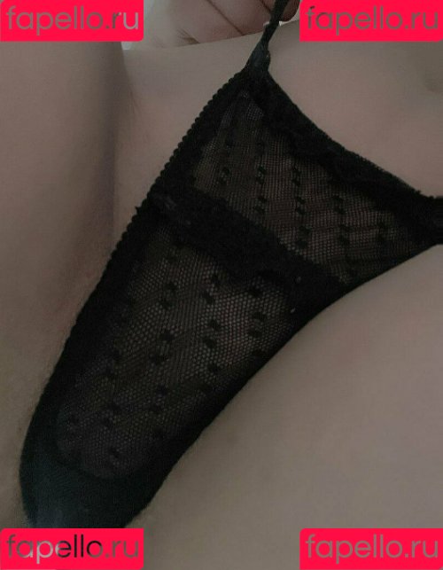 Genesiscruzsisi Onlyfans Photo Gallery 