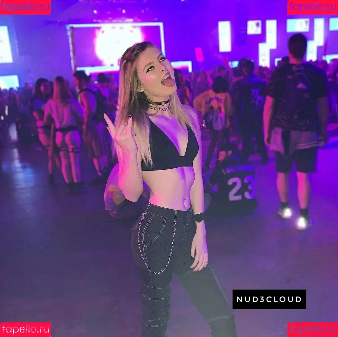 Chloe Mettenbrink Onlyfans Photo Gallery 