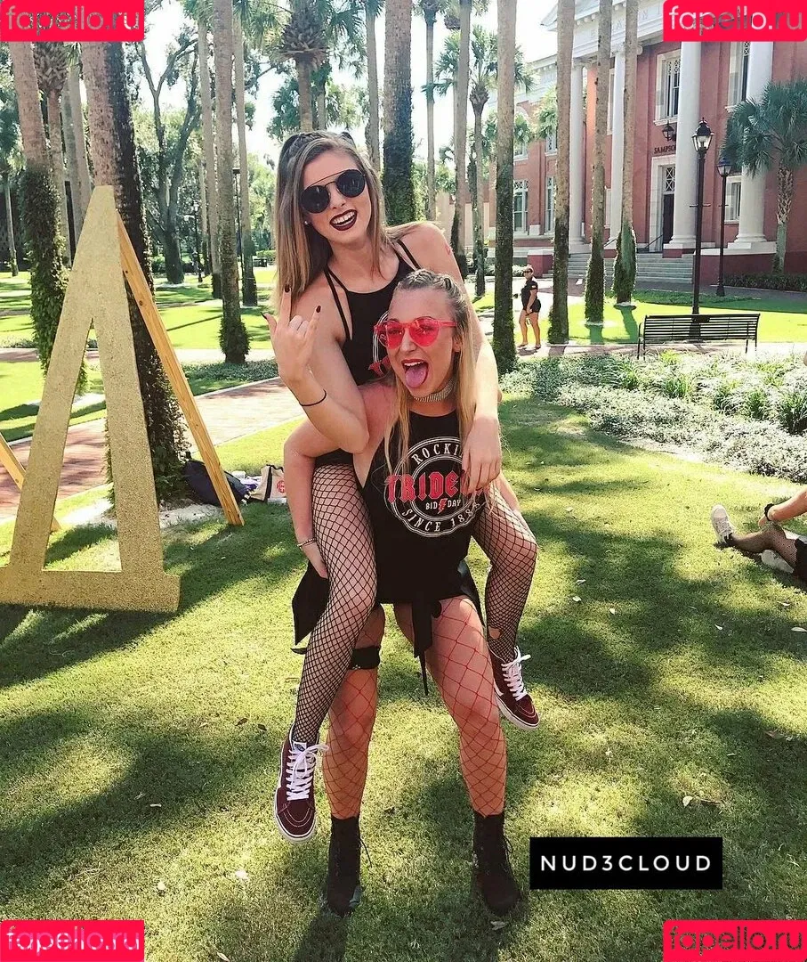 Chloe Mettenbrink Onlyfans Photo Gallery 