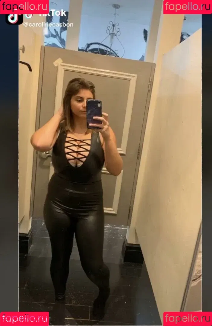 Caroline Casbon Onlyfans Photo Gallery 