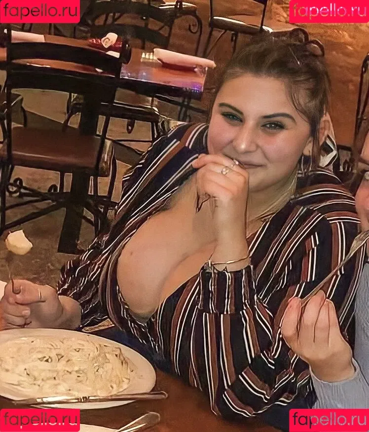 Caroline Casbon Onlyfans Photo Gallery 