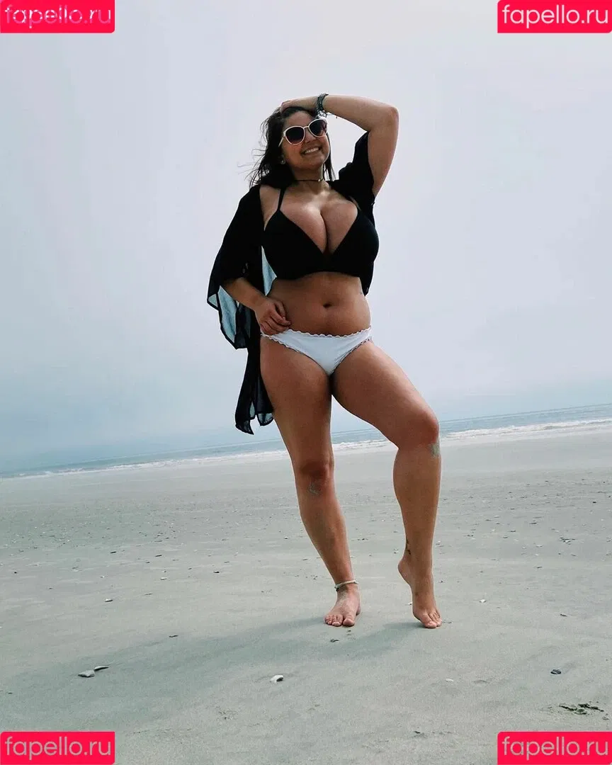 Caroline Casbon Onlyfans Photo Gallery 
