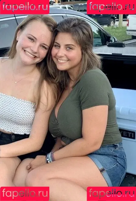 Caroline Casbon Onlyfans Photo Gallery 