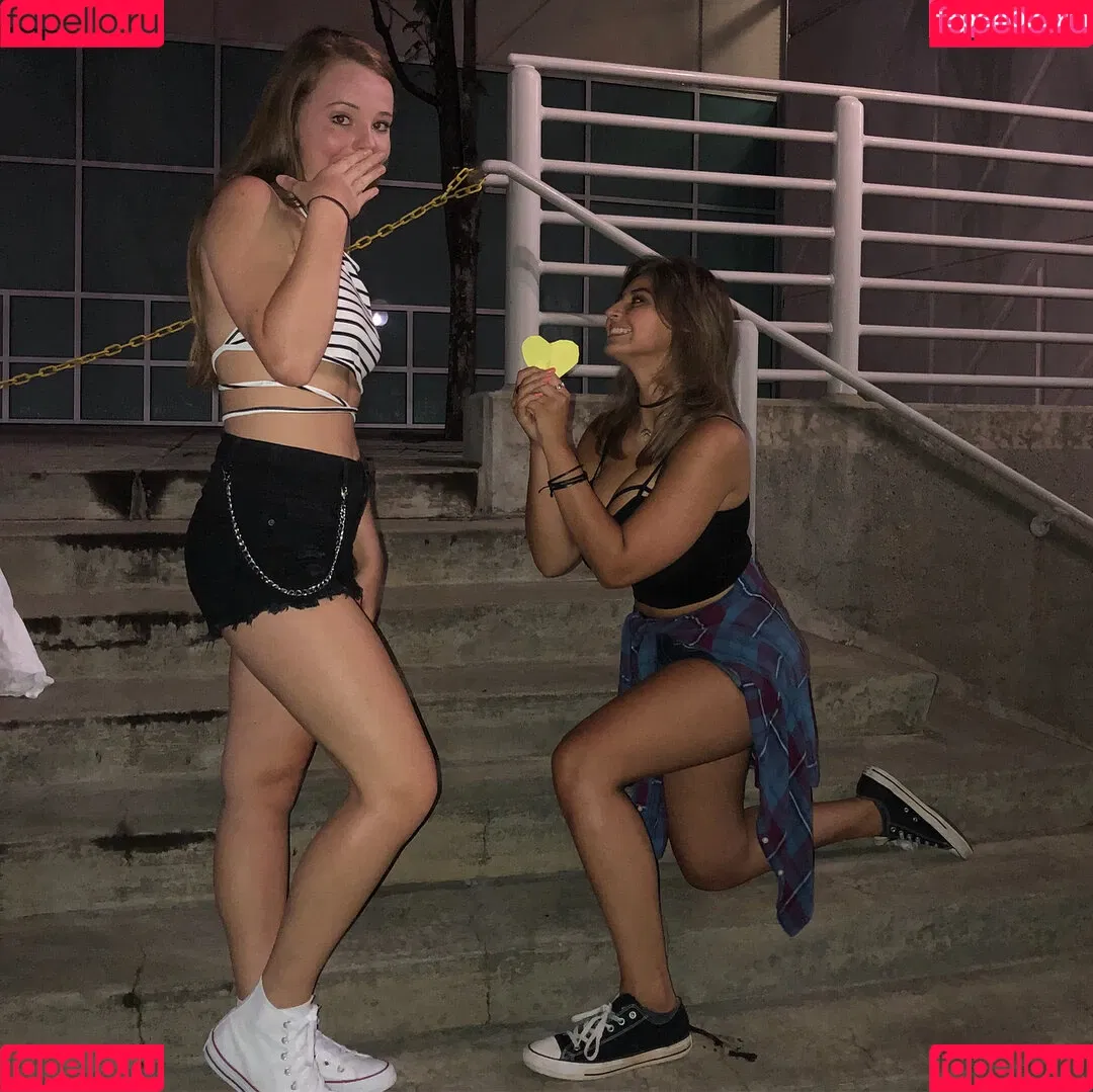 Caroline Casbon Onlyfans Photo Gallery 