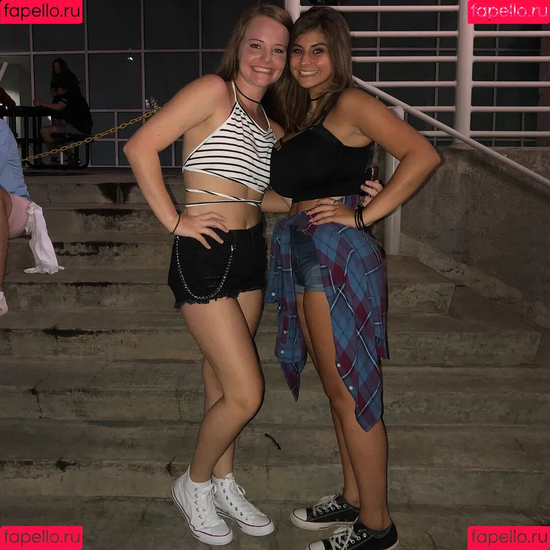 Caroline Casbon Onlyfans Photo Gallery 