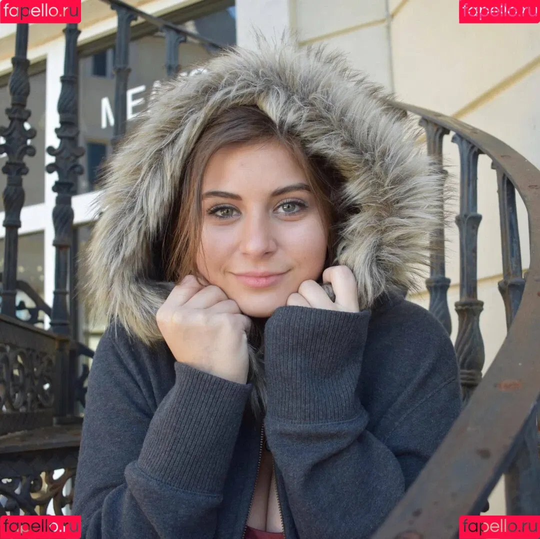 Caroline Casbon Onlyfans Photo Gallery 