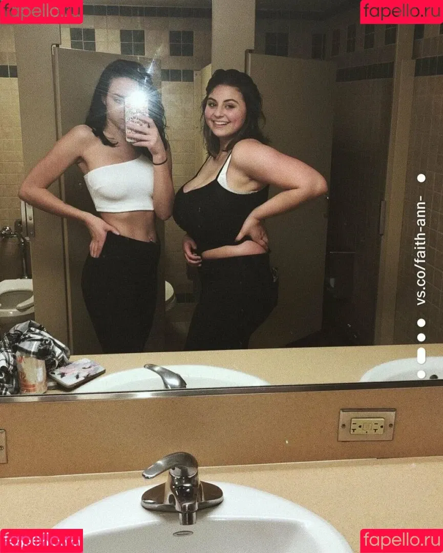 Caroline Casbon Onlyfans Photo Gallery 