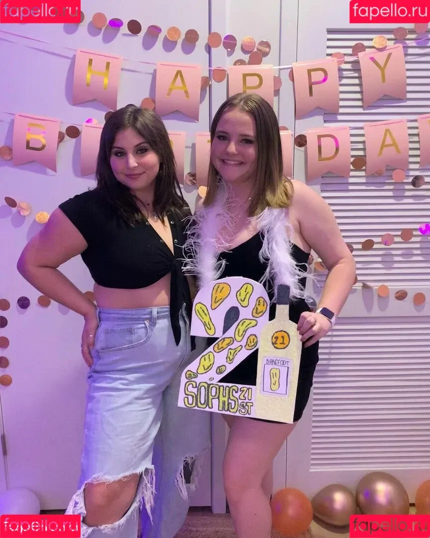 Caroline Casbon Onlyfans Photo Gallery 