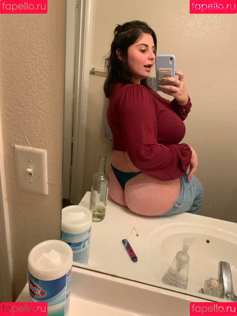 Caroline Casbon Onlyfans Photo Gallery 