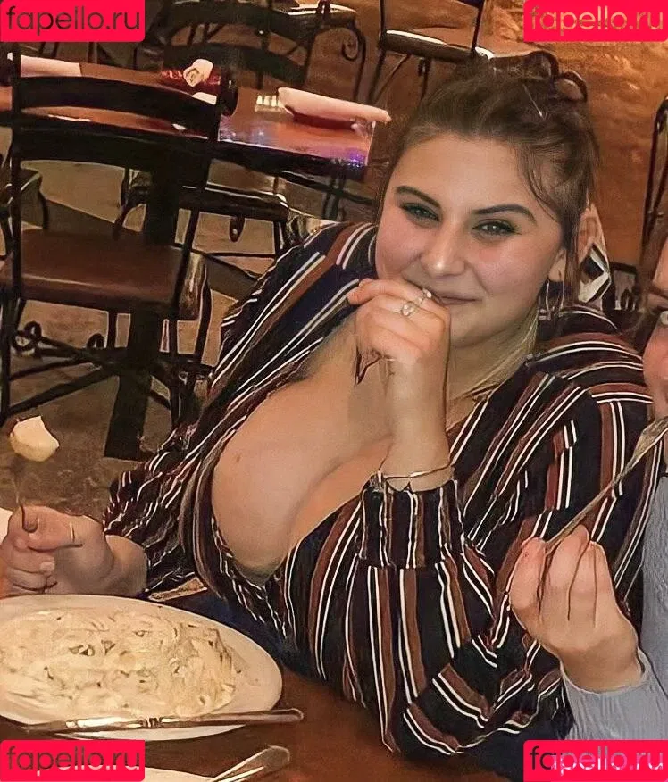 Caroline Casbon Onlyfans Photo Gallery 