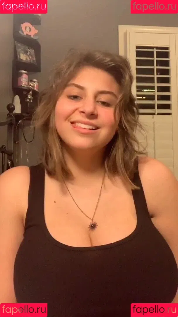 Caroline Casbon Onlyfans Photo Gallery 