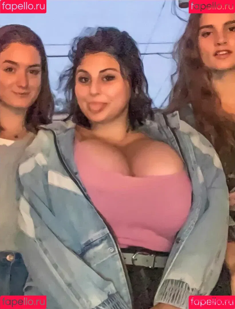 Caroline Casbon Onlyfans Photo Gallery 