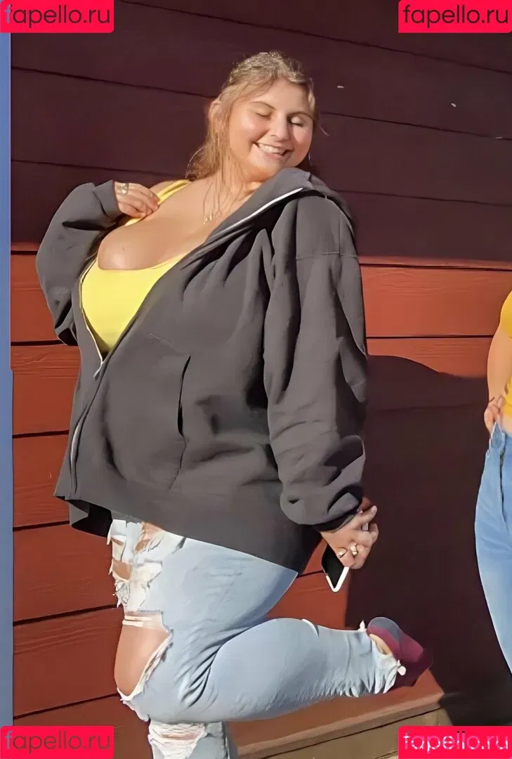 Caroline Casbon Onlyfans Photo Gallery 
