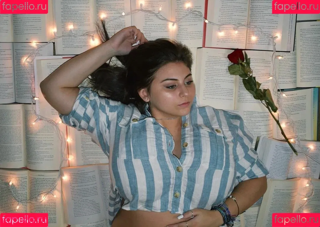 Caroline Casbon Onlyfans Photo Gallery 